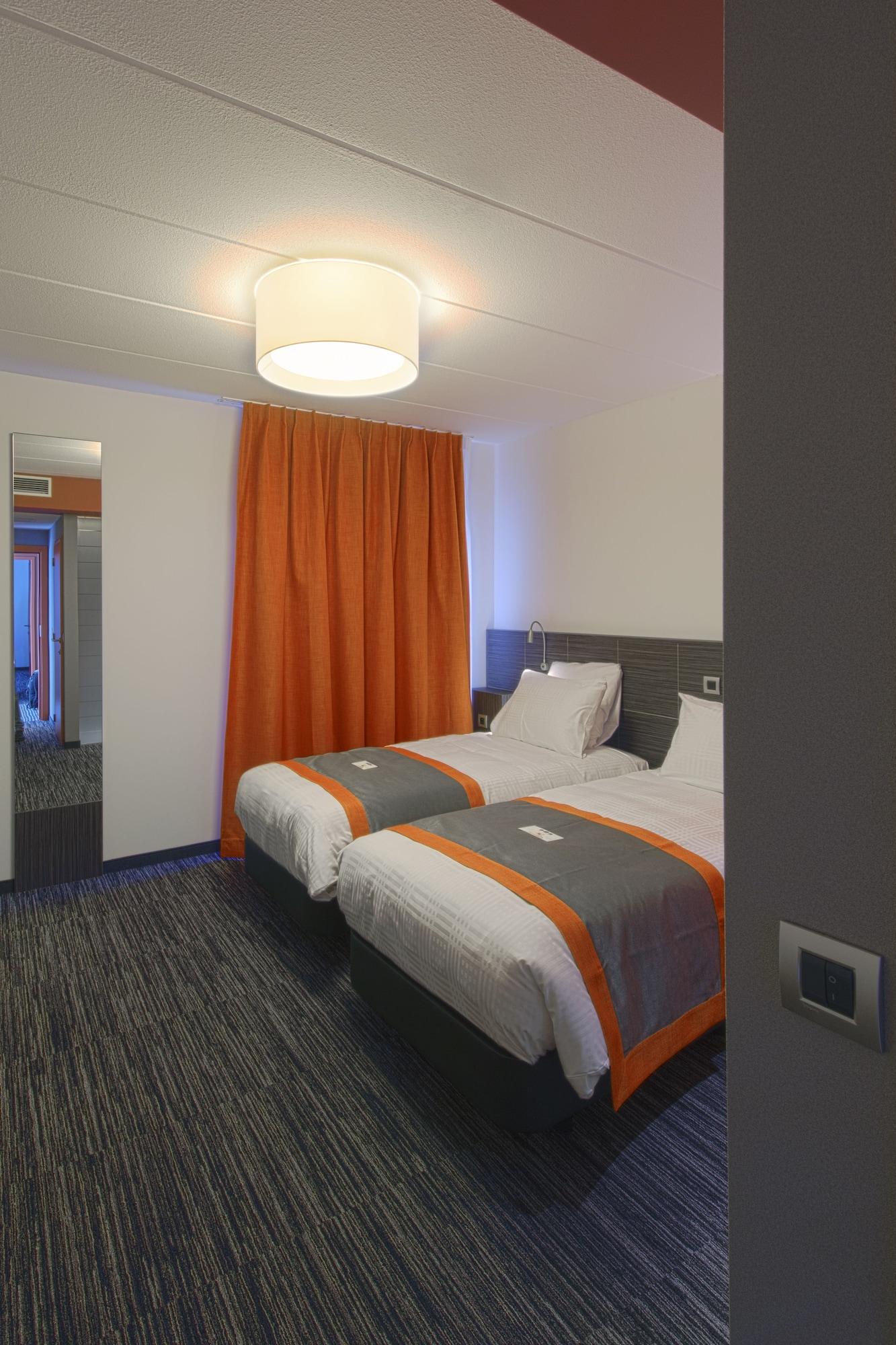 Orange Hotel ラ・ルビエール エクステリア 写真