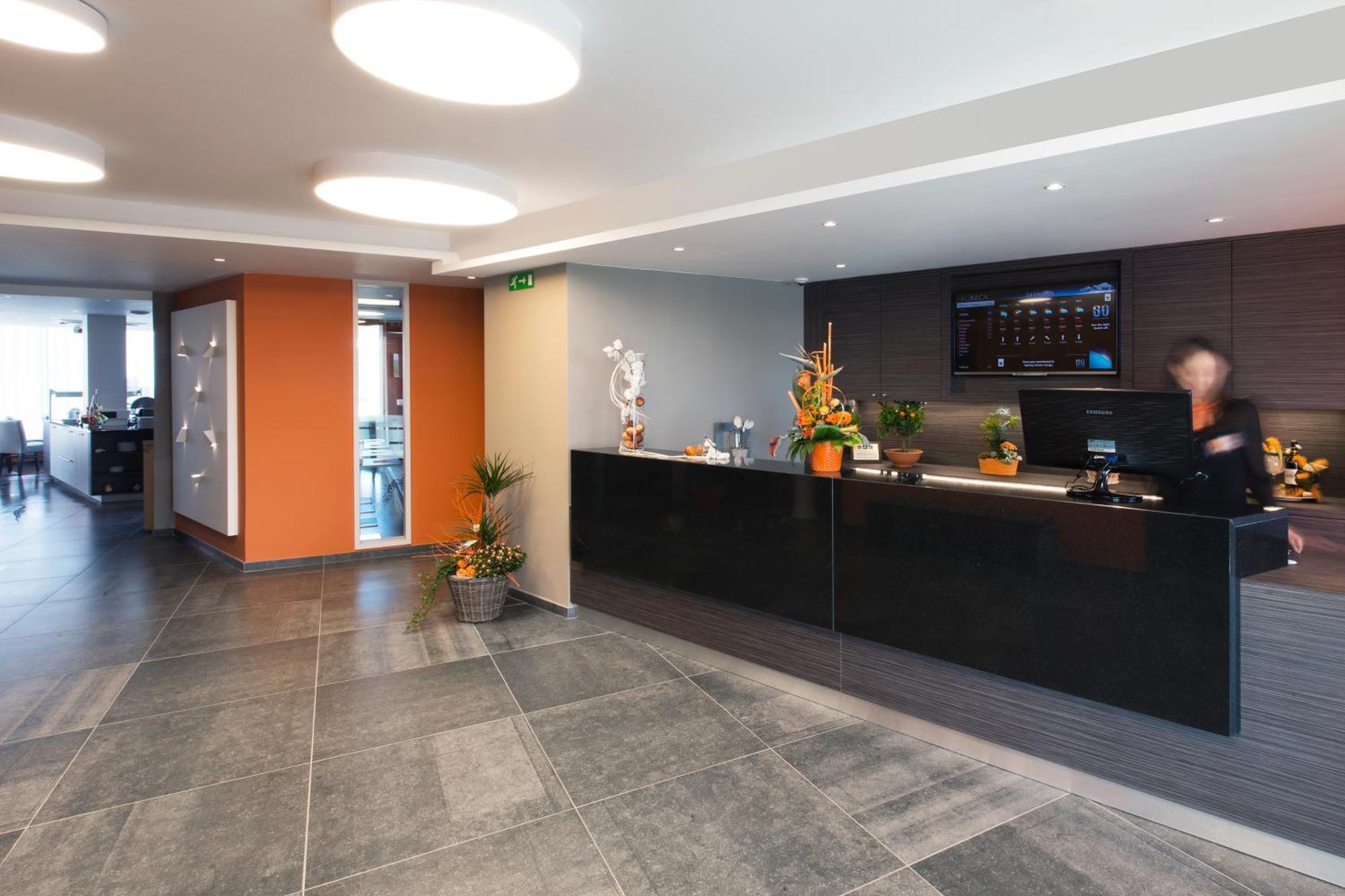 Orange Hotel ラ・ルビエール エクステリア 写真
